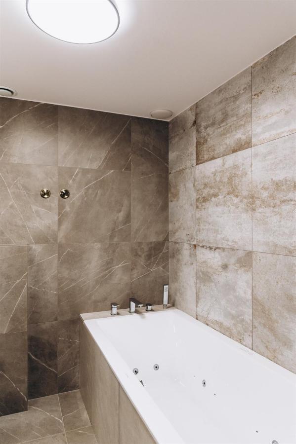 שווידניקה Like Home 2 Sauna,Jacuzzi & Spa מראה חיצוני תמונה