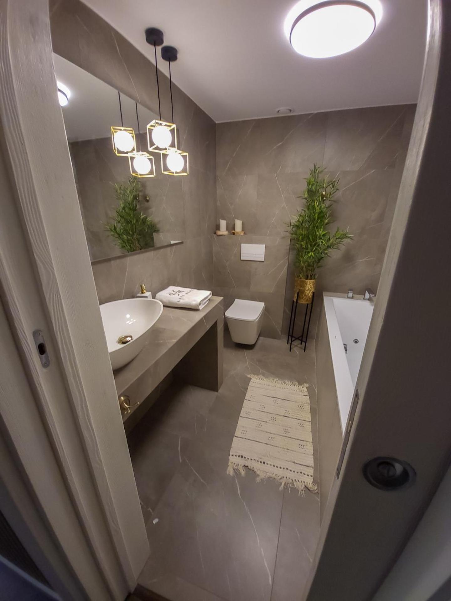 שווידניקה Like Home 2 Sauna,Jacuzzi & Spa מראה חיצוני תמונה